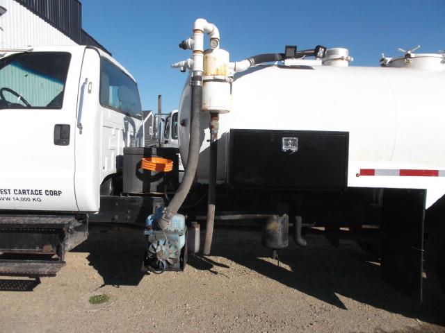Image #3 (2007 FORD F750 XL SD SEPTIC TRUCK)